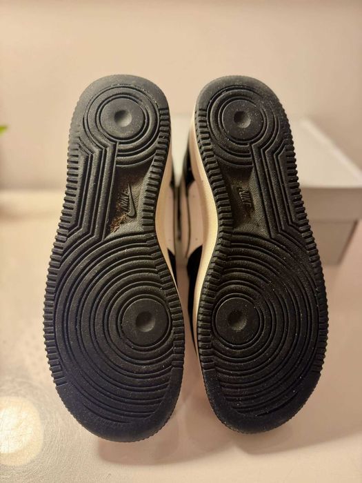 Buty czarno-białe Nike air force 1LV8