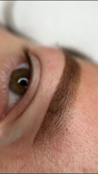 Makijaż permanentny brwi pmu modelka promocja