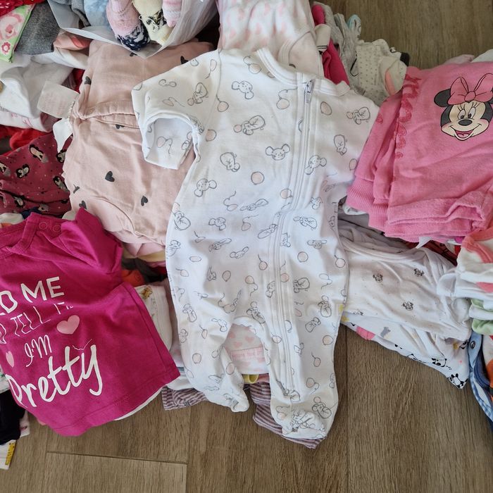 Zestaw ubrań dla dziewczynki od urodzenia do 1,5 roku