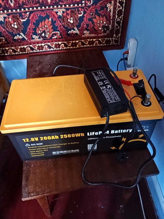 аккумулятор lifepo4 12 в 100а с зарядкой 20а и инвертором 2000в
