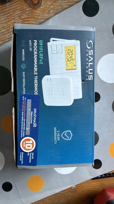 Wyprzedaż garażowa! Nowy regulator temperatury Salus Control