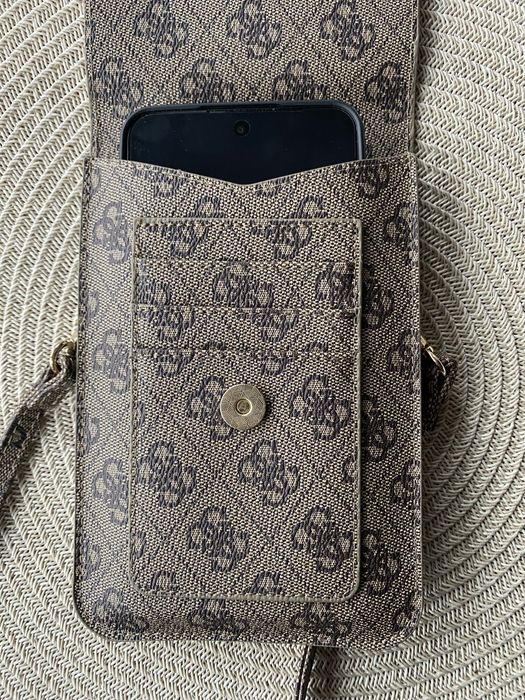Guess torebka na telefon