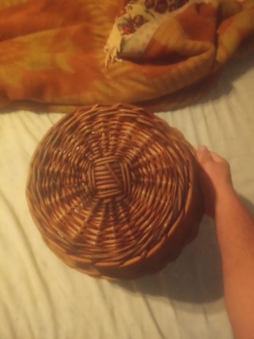 Straw baskets in good condition64741016945153124