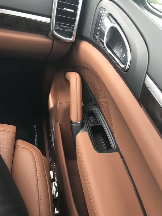 Porsche Cayenne Platinum Edition