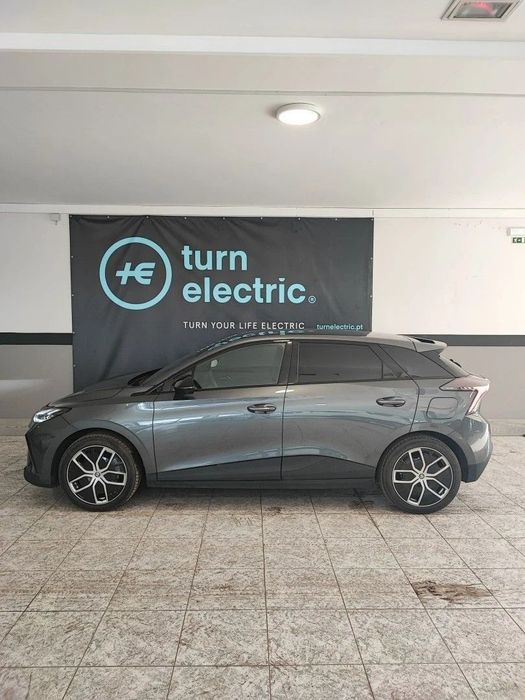 MG MG4 64 kWh Luxury