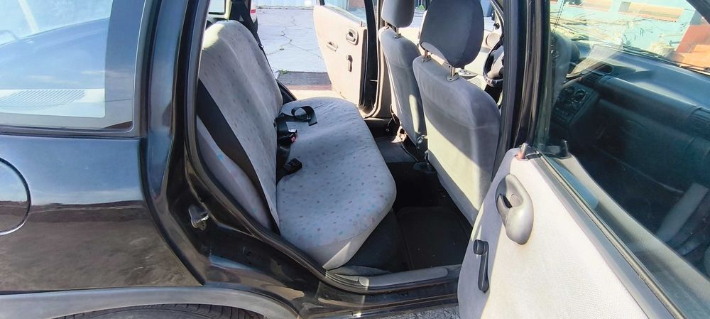 Opel Corsa B 1.5 D Isuzu – 5 Portas – Económico e Fiável