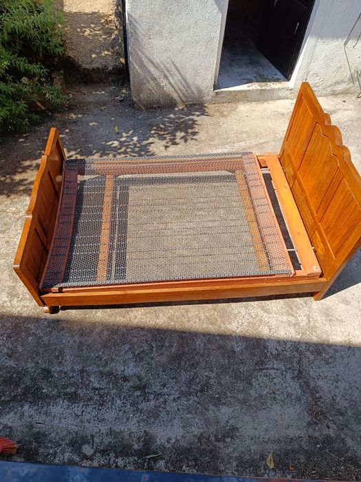 Cama c/mesinhas de cabeceira Vintage