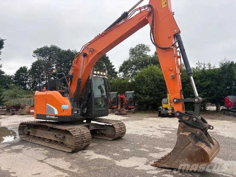 Usługi Koparka 8t 18t transport