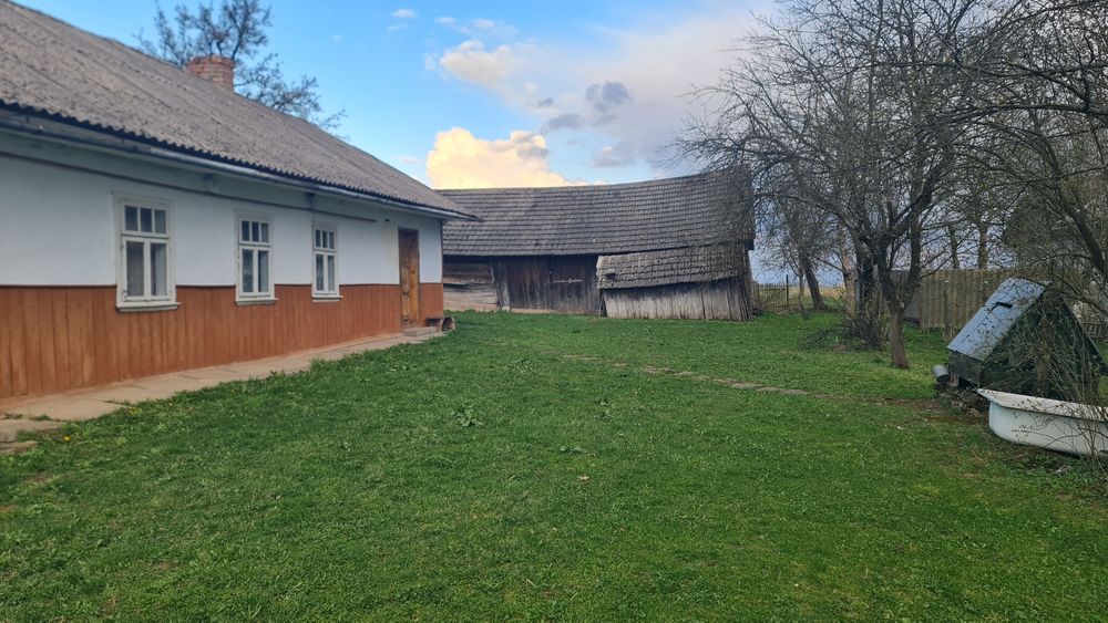 Продаж будинку з ділянкою в с. Гаї Нижні