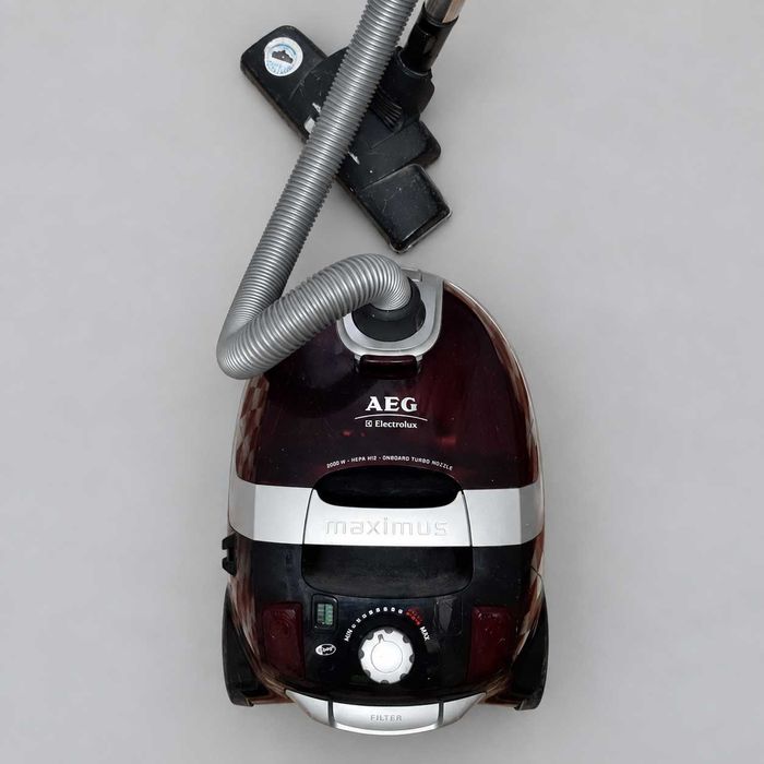 Aspirador AEG Maximus AMX7015