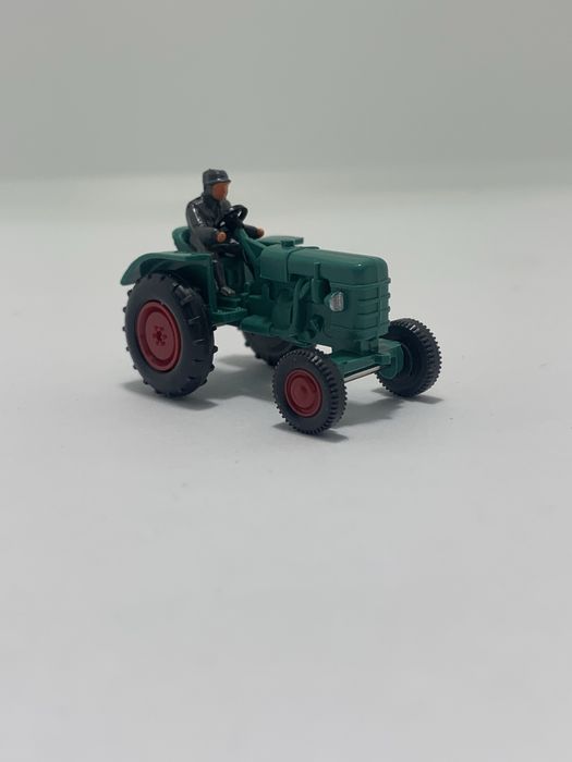 Tractor da Wiking escala 1/87
