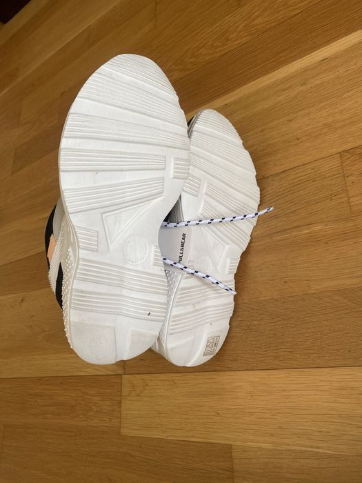 Жіночі кросівки 36 PULL &BEAR