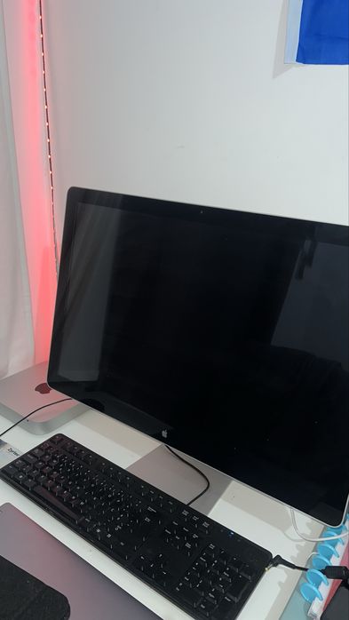 macOS 10.13.6 + mac mini (2011) + teclado + rato