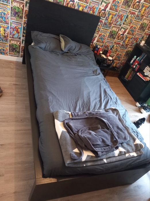 Cama solteiro Ikea com estrado