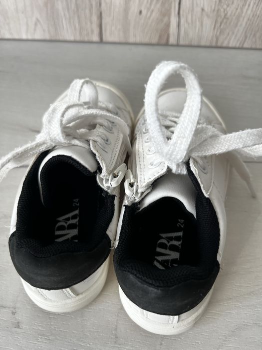 Детские белые кеды