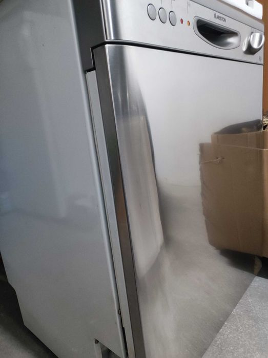 Máquina de Lavar Loiça Ariston LSV635IX - Para Peças ou Reparação