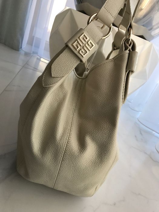 Torebka worek givenchy bezowa ecru skorzana skóra