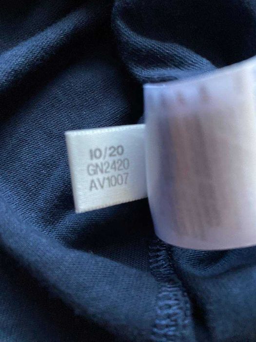 Футболка Adidas.