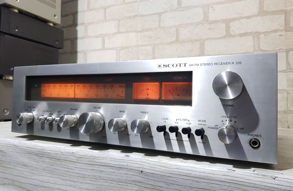 FM/AM Стерео ресивер/підсилювач  Scott R-326 2х46Вт  б/у з  Німеччини