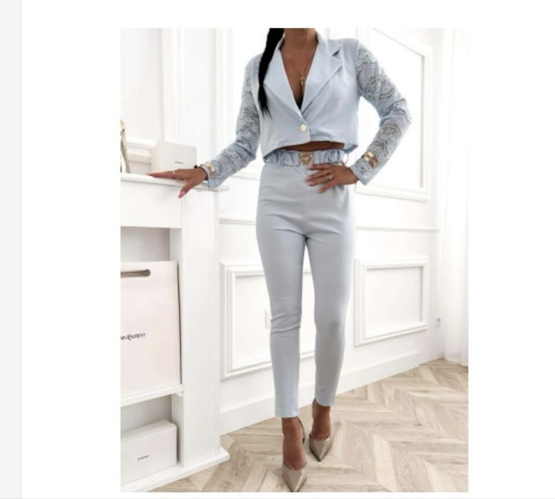 Nowy damski garnitur