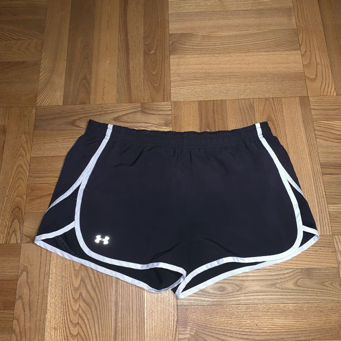 Damskie szorty treningowe Under Armour, rozmiar S/M