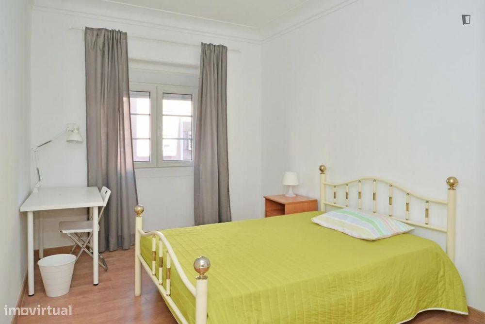 Quarto - localizado em Entrecampos Lisbon