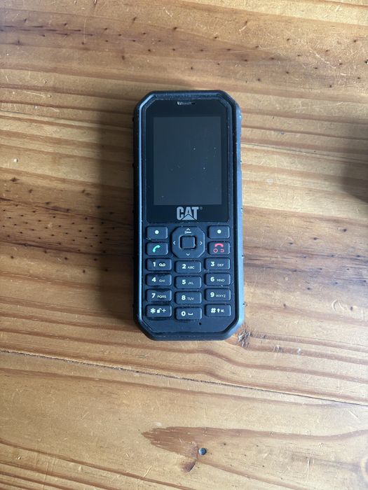 Telemóvel CAT B26 (2.4'' - Dual SIM - Preto)