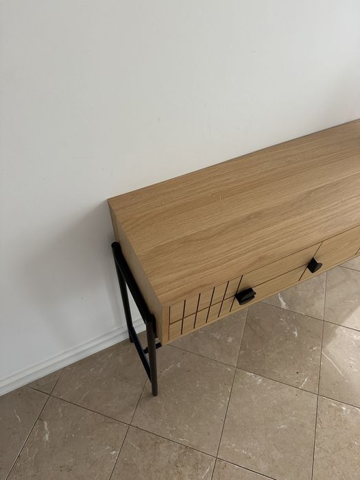 Consola em Carvalho com arrumação