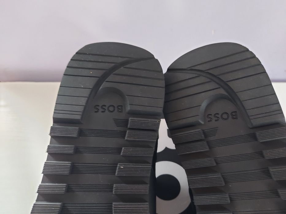 Hugo Boss buty męski r 41