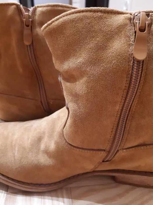 Buty karmelowe na ukrytej koturnie 39
