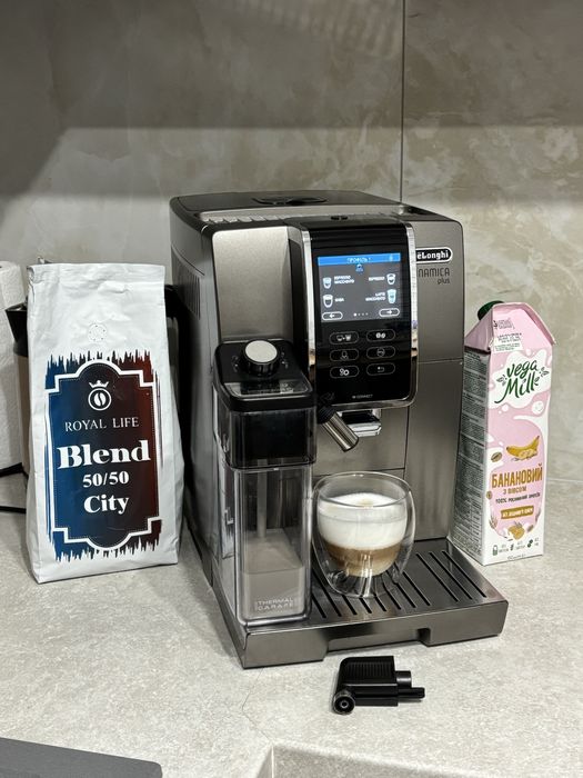 Кавомашина Delonghi dinamica plus