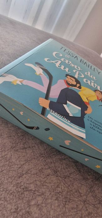 Livro com Edges - O caso da Au Pair
