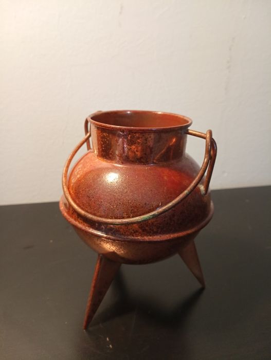 Antigos Pote e Tacho em cobre martelado com tampa e pés - Vintage*
