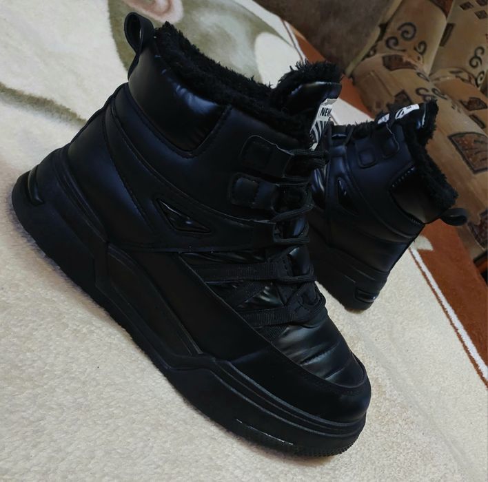 Женские теплые ботинки