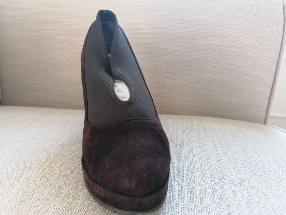 Botins Hera castanhos de camurça e salto alto tamanho 37