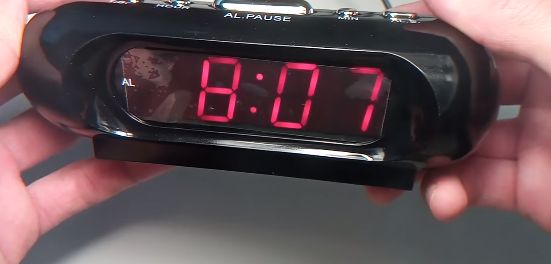 Часы сетевые 716-1 красные, 220V