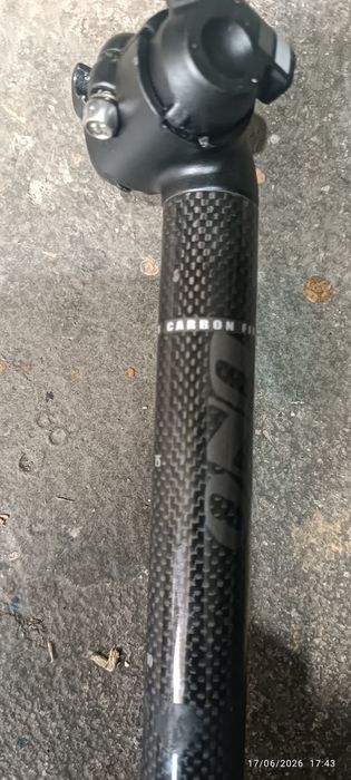 Espigão de selim em carbono