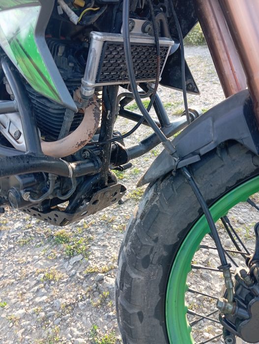 Продам текен 250 в гарному стані .