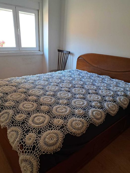 Colcha de Renda Feita à mão, nunca usada