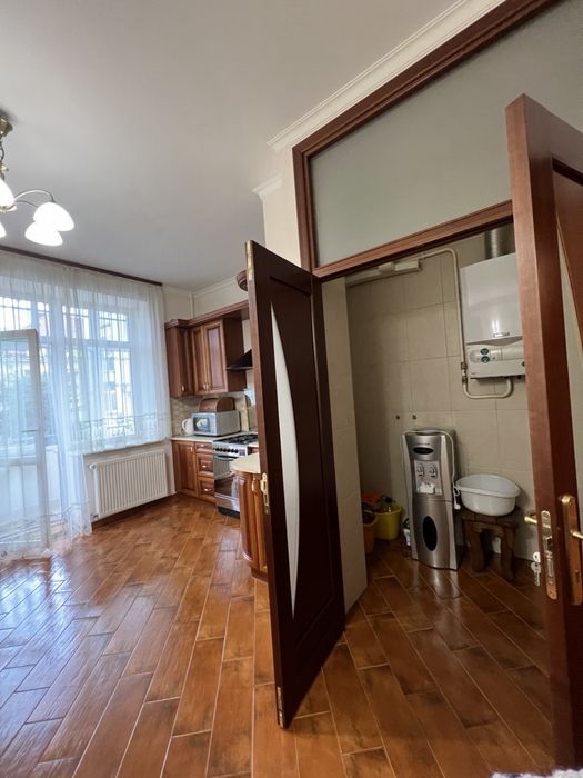 Оренда 1 кімн. Квартири по вул. Єфремова 75