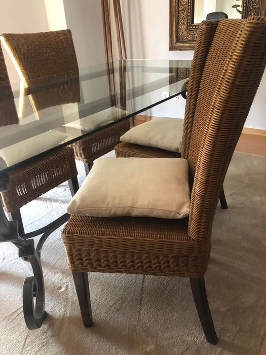Mesa e Cadeiras