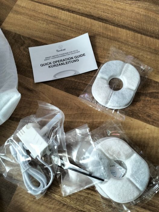 Fontanna poidło dla kota