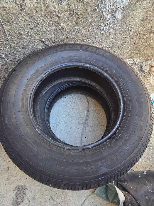Dois Pneus Bridgestone 255 65 17