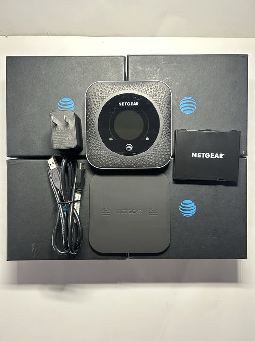 Netgear Nighthawk M1 MR1100 мобільний 4G LTE роутер