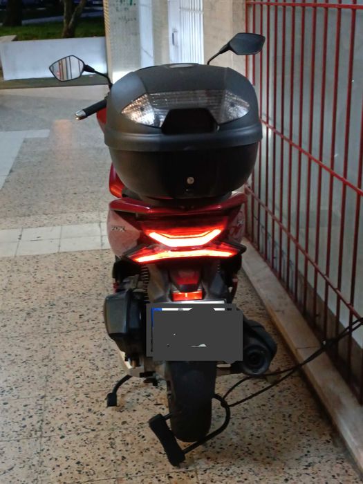 Vendo Honda PCX 125 com Topcase + Equipamento