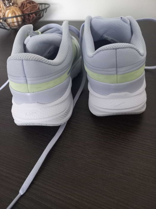 Ténis novos NIKE