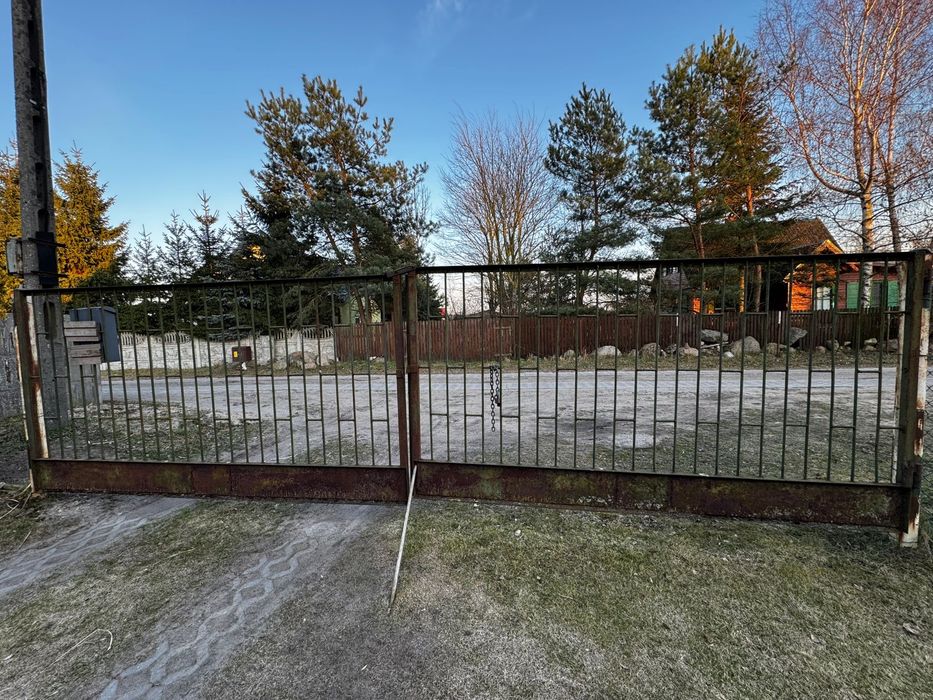 Brama dwuskrzydłowa metalowa