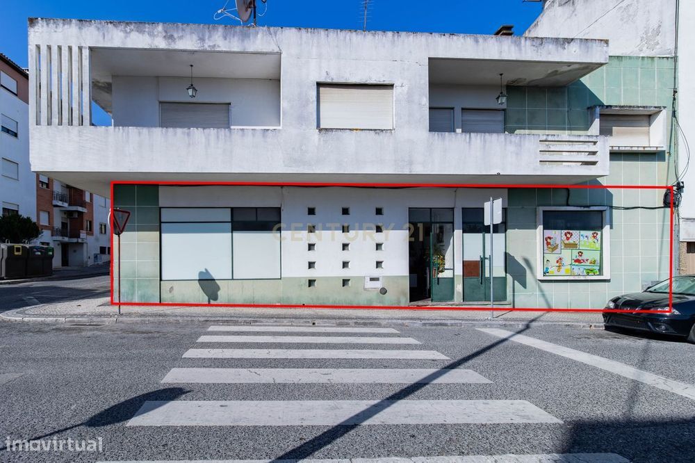 T6 com 5 casas de banho e 4 entradas independentes em Alcanena,