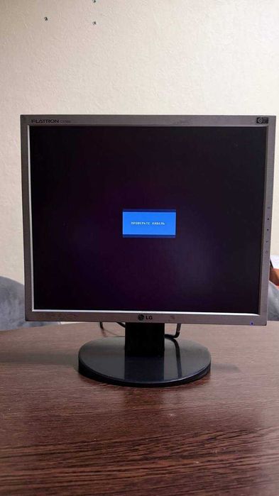 Монітор LG Flatron L1753S 17" (VGA, робочий) у повністю робочому стані.