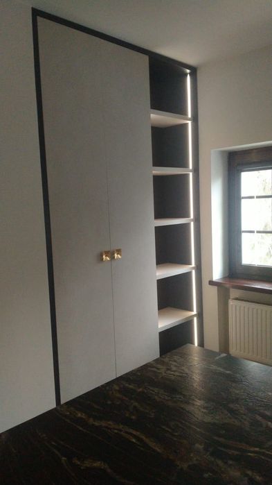 Zestaw mebli garderoba jak nowa